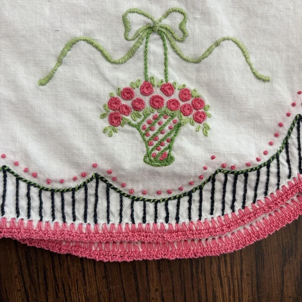 Vintage Embroidered Pillowcase Pink Flower Baskets Scalloped Pink Edges